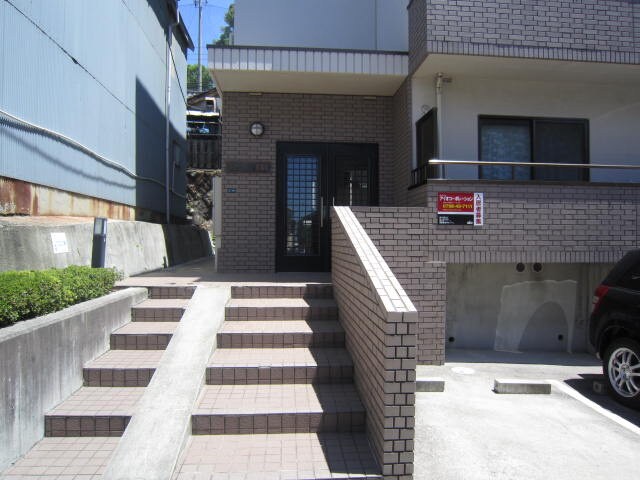 物件外観写真3　(駐車場)