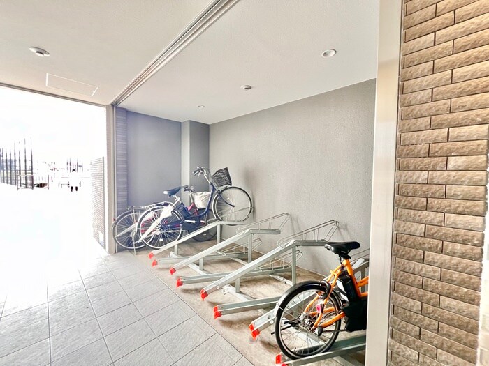 物件外観写真3　(駐輪場)