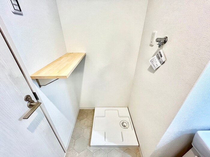 物件内観写真18　(洗濯機置場)