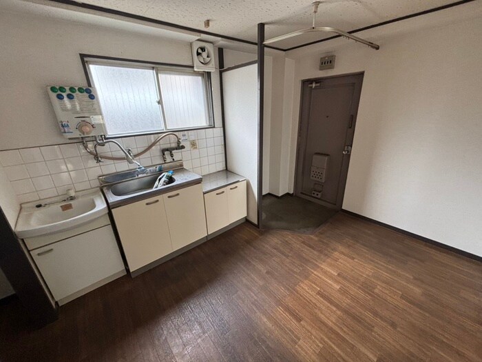 物件内観写真8　(居室)