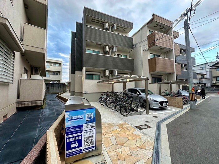 物件外観写真1　(外観写真)