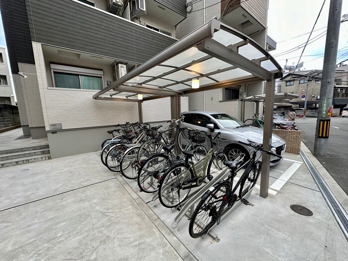 物件外観写真4　(駐輪場)