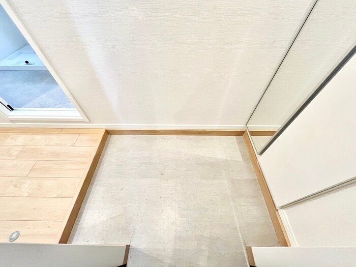 物件内観写真12　(玄関)