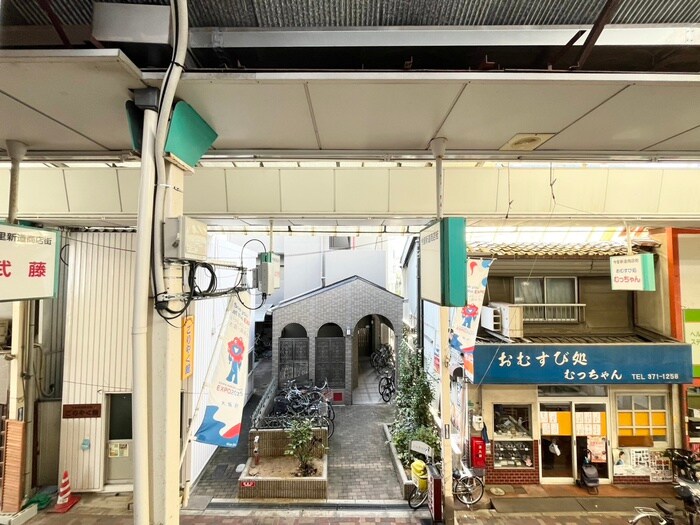 物件内観写真14　(室内からの展望)