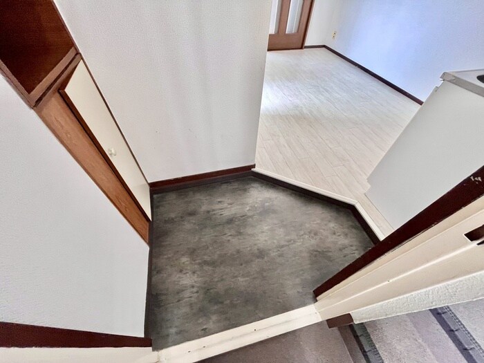 物件内観写真16　(玄関)