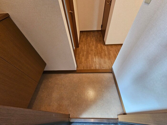 物件内観写真14　(玄関)