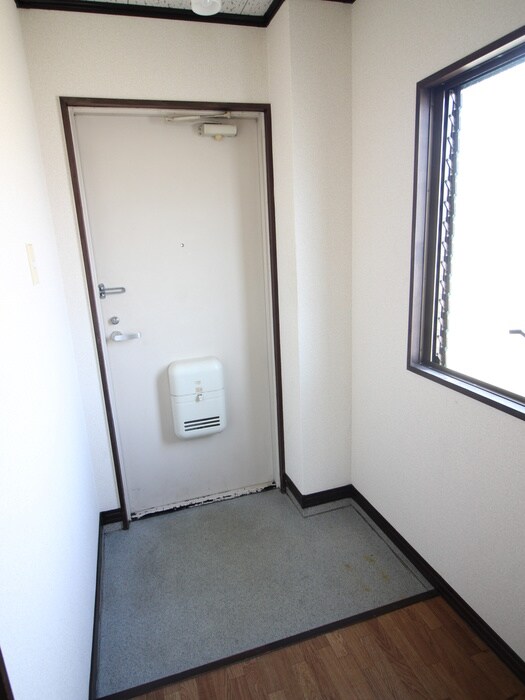 物件内観写真19　(玄関)