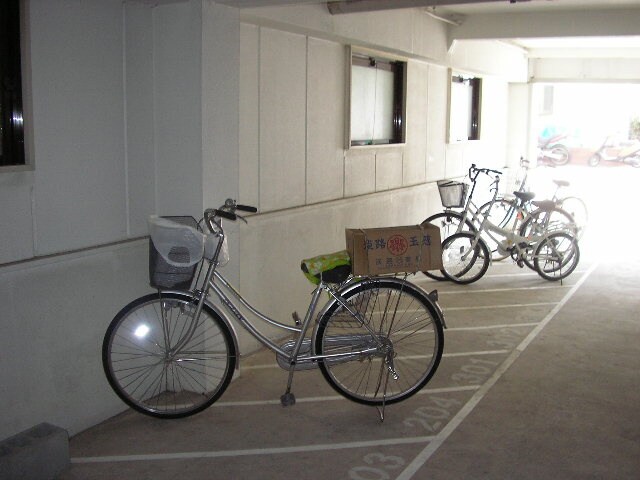 物件外観写真3　(駐輪場)