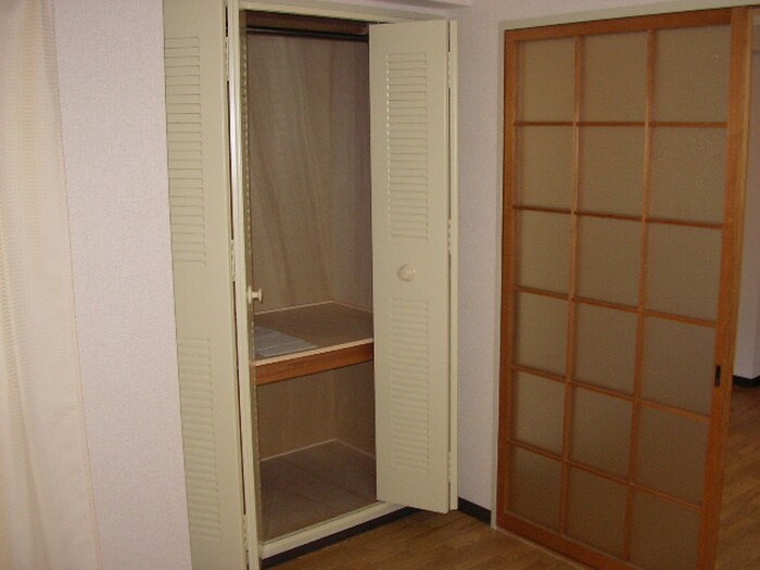 物件内観写真13　(収納)