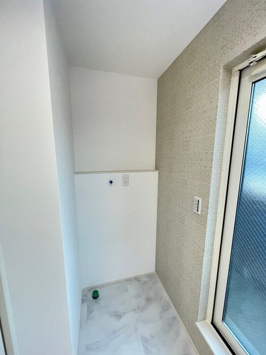 物件内観写真14　(洗濯機置場)