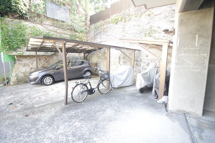 物件外観写真5　(駐輪場)