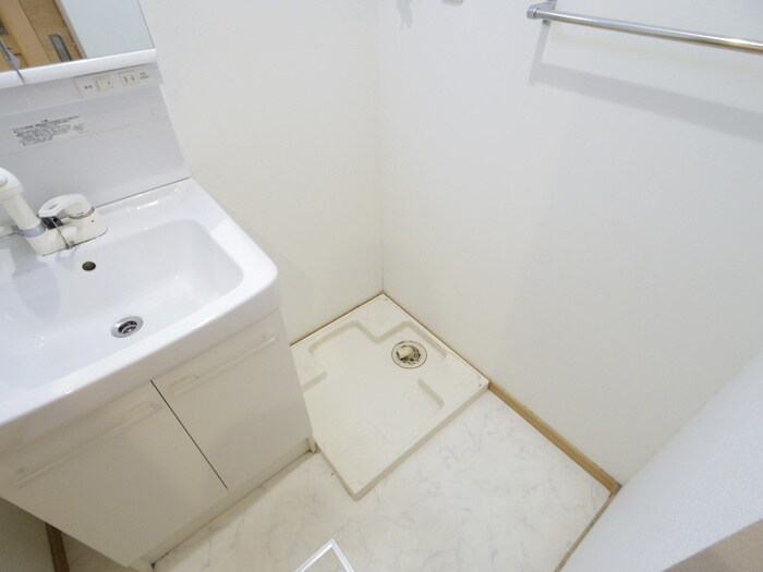 物件内観写真15　(洗濯機置場)