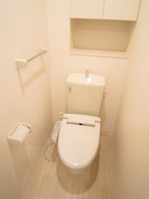 物件内観写真8　(トイレ)