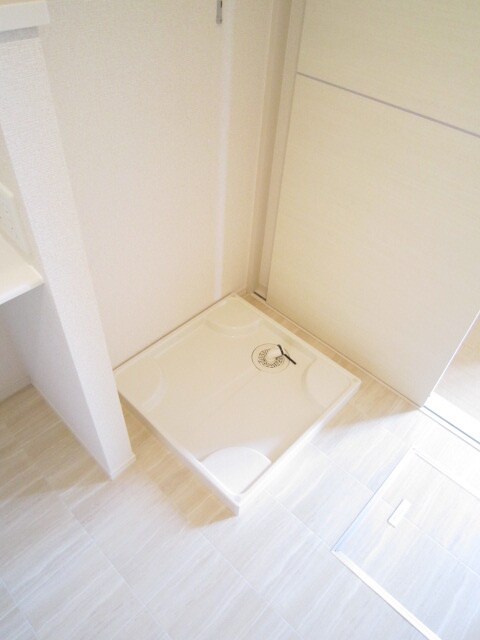 物件内観写真9　(洗濯機置場)