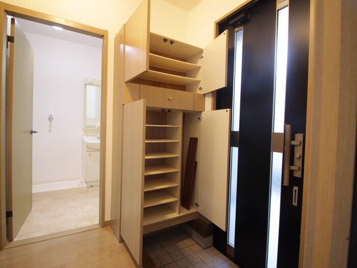 物件内観写真12　(靴箱)