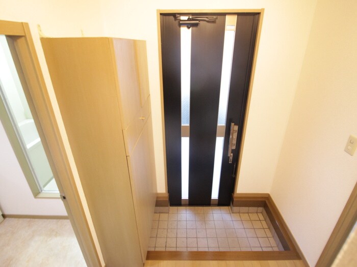 物件内観写真16　(玄関)