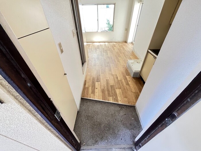 物件内観写真15　(玄関)