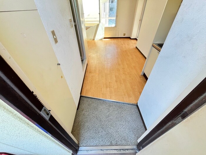 物件内観写真19　(玄関)