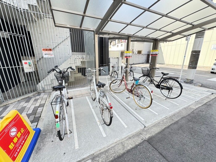 物件外観写真5　(駐輪場)