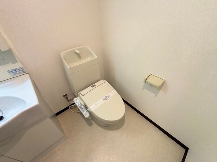 物件内観写真12　(トイレ)