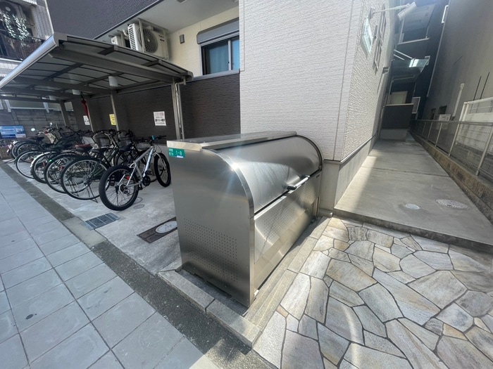 物件外観写真4　(駐輪場)