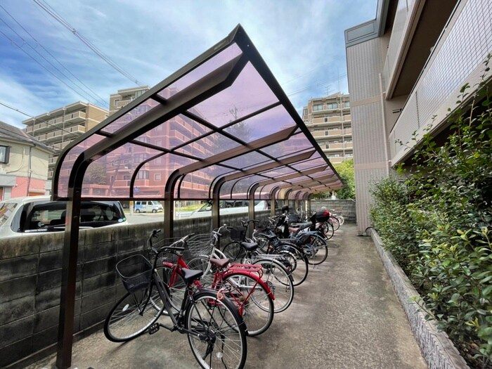 物件外観写真5　(駐輪場)