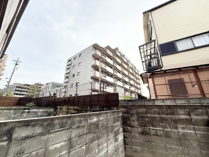 物件内観写真22　(室内からの展望)