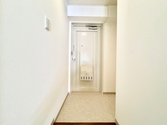 物件内観写真18　(玄関)