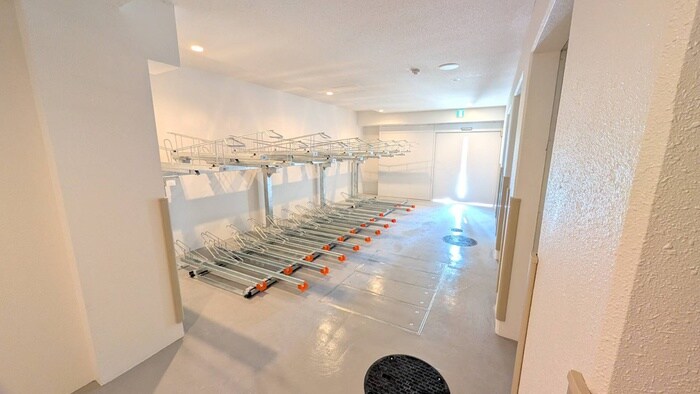 物件外観写真3　(駐輪場)