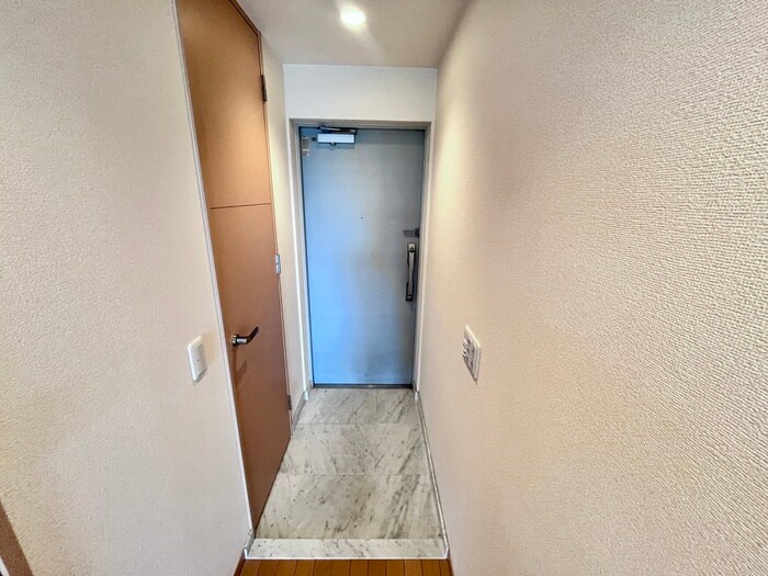 物件内観写真17　(玄関)