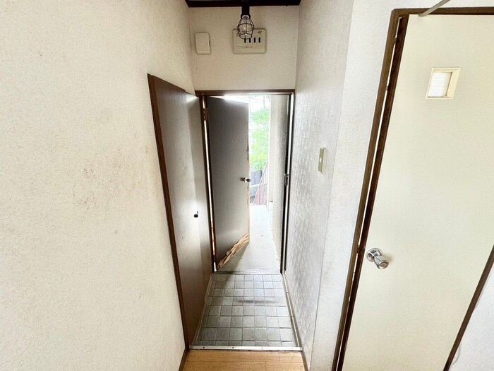 物件内観写真17　(玄関)