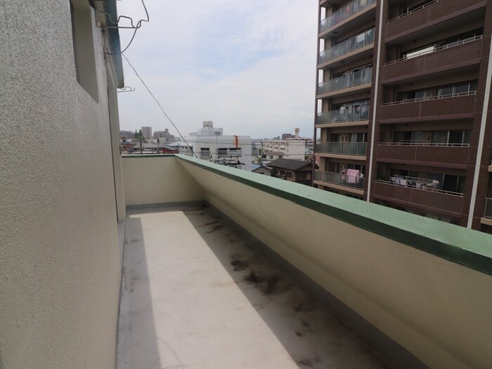 物件内観写真20　(室内からの展望)