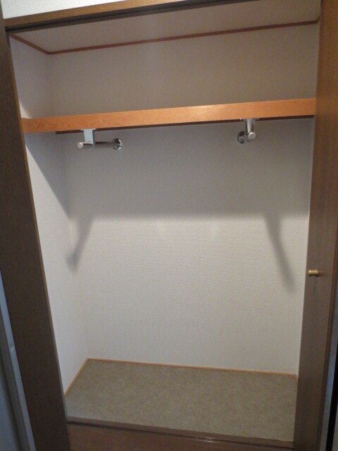 物件内観写真12　(収納)