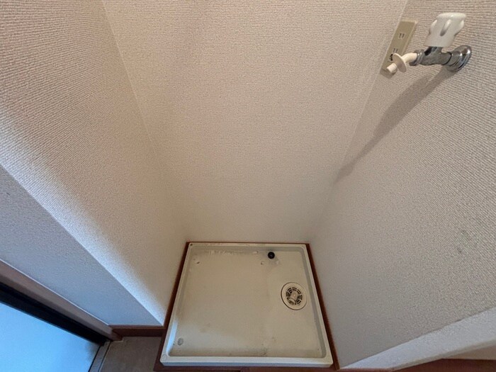 物件内観写真9　(洗濯機置場)