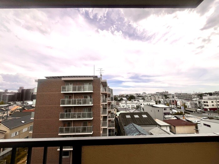 物件内観写真18　(室内からの展望)