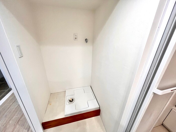 物件内観写真21　(洗濯機置場)