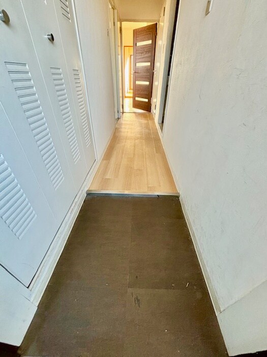 物件内観写真18　(玄関)