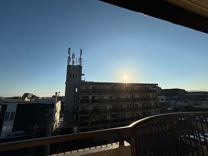 物件内観写真19　(室内からの展望)