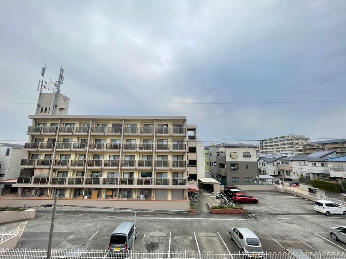 物件内観写真21　(室内からの展望)