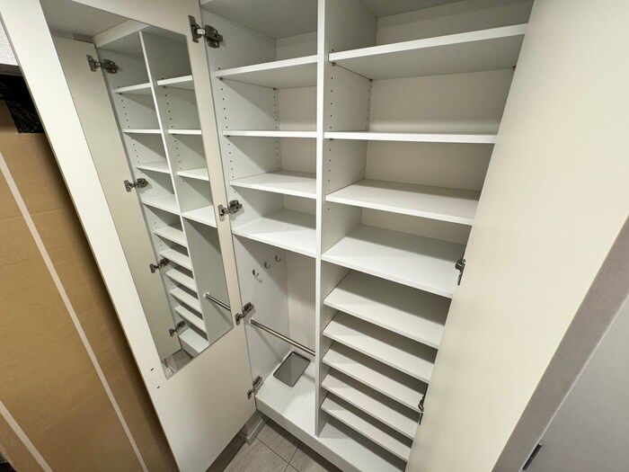 物件内観写真15　(靴箱)