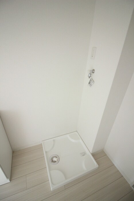 物件内観写真10　(洗濯機置場)