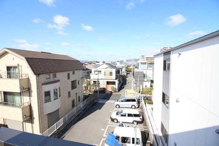 物件内観写真18　(室内からの展望)