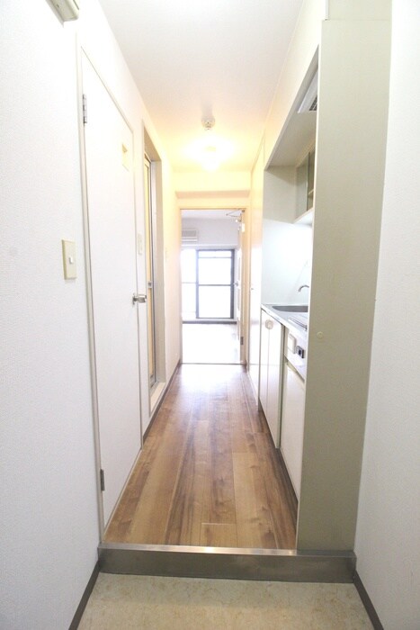 物件内観写真16　(廊下)