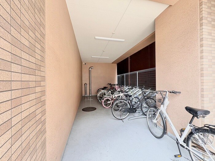 物件外観写真6　(駐輪場)