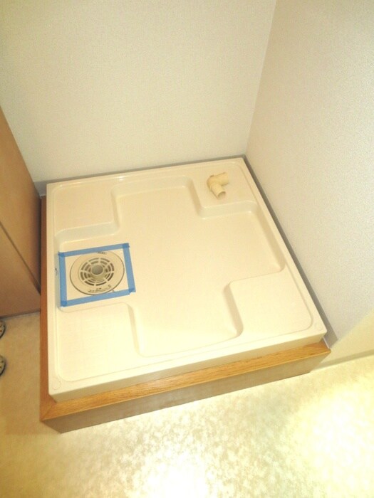 物件内観写真13　(洗濯機置場)