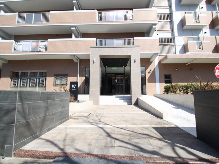 物件外観写真2　(駐車場)