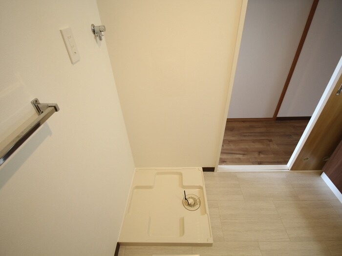 物件内観写真13　(洗濯機置場)