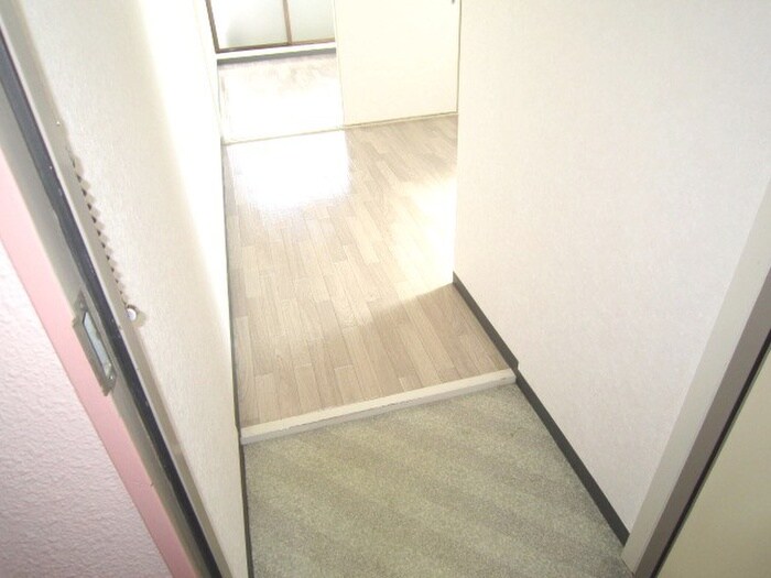 物件内観写真7　(玄関)
