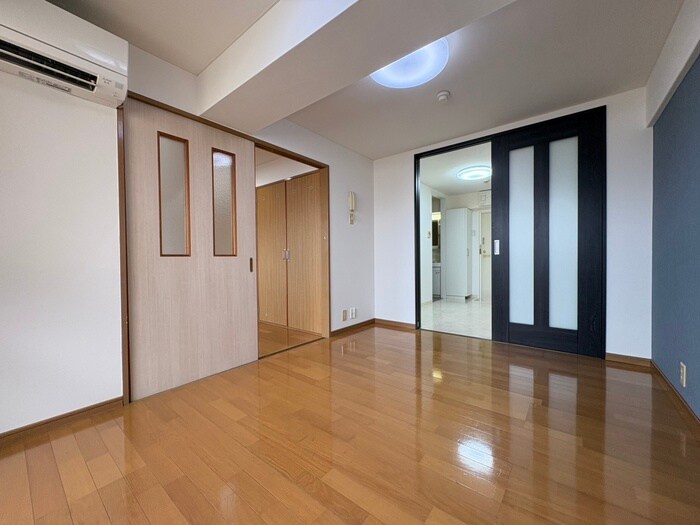 物件内観写真3　(居室)