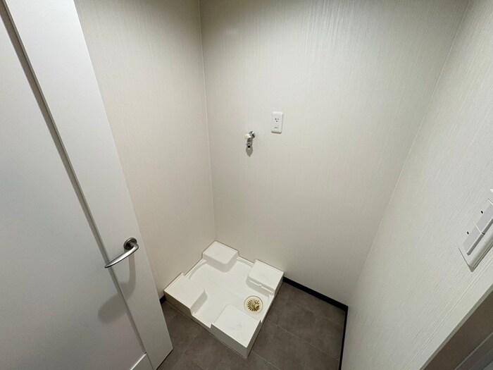 物件内観写真16　(洗濯機置場)